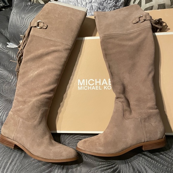 Michael Kors Rhea Flat Boots NWOT - Picture 1 of 11